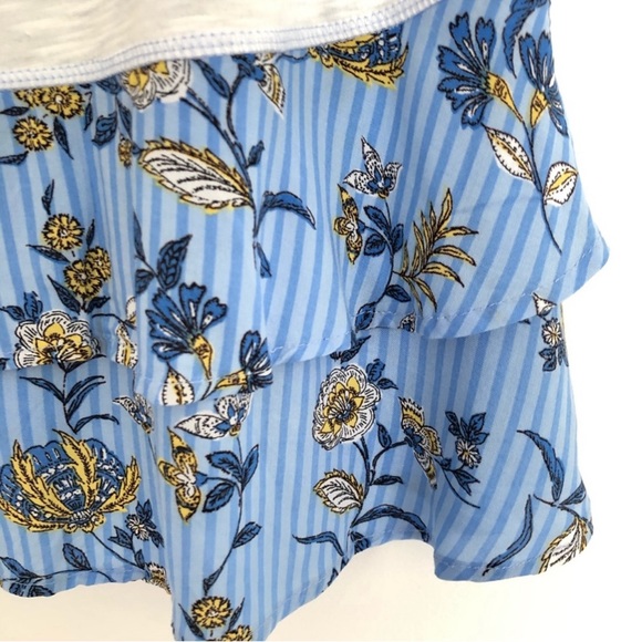 Style & Co - Sleeveless V-Neck Floral Ruffle Hem Tank Top - Size Medium

A06 - Picture 4 of 5